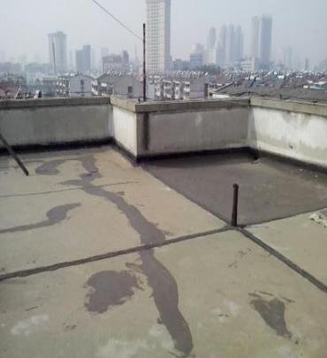 新巴尔虎右漏水维修 楼顶漏水是什么原因，楼顶漏水维修方法是什么?